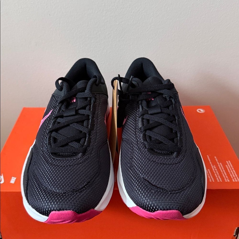 Nike Women's Black Pink White Sneakers ๐ NEW Size 11 - Picture 3 of 6